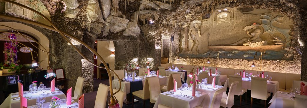 Zitkov restaurace v krpnkov jeskyni v centru Prahy